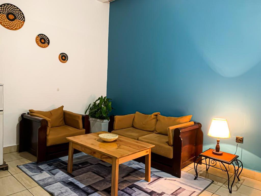 City Center Apartments 부줌부라 외부 사진