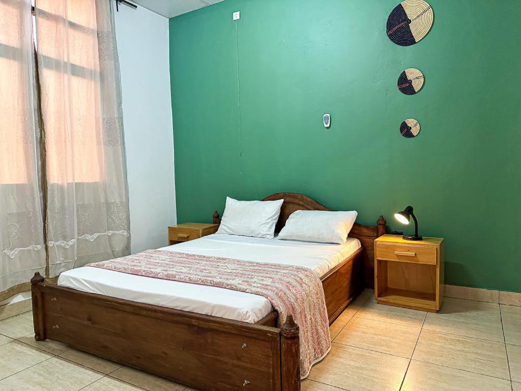 City Center Apartments 부줌부라 외부 사진
