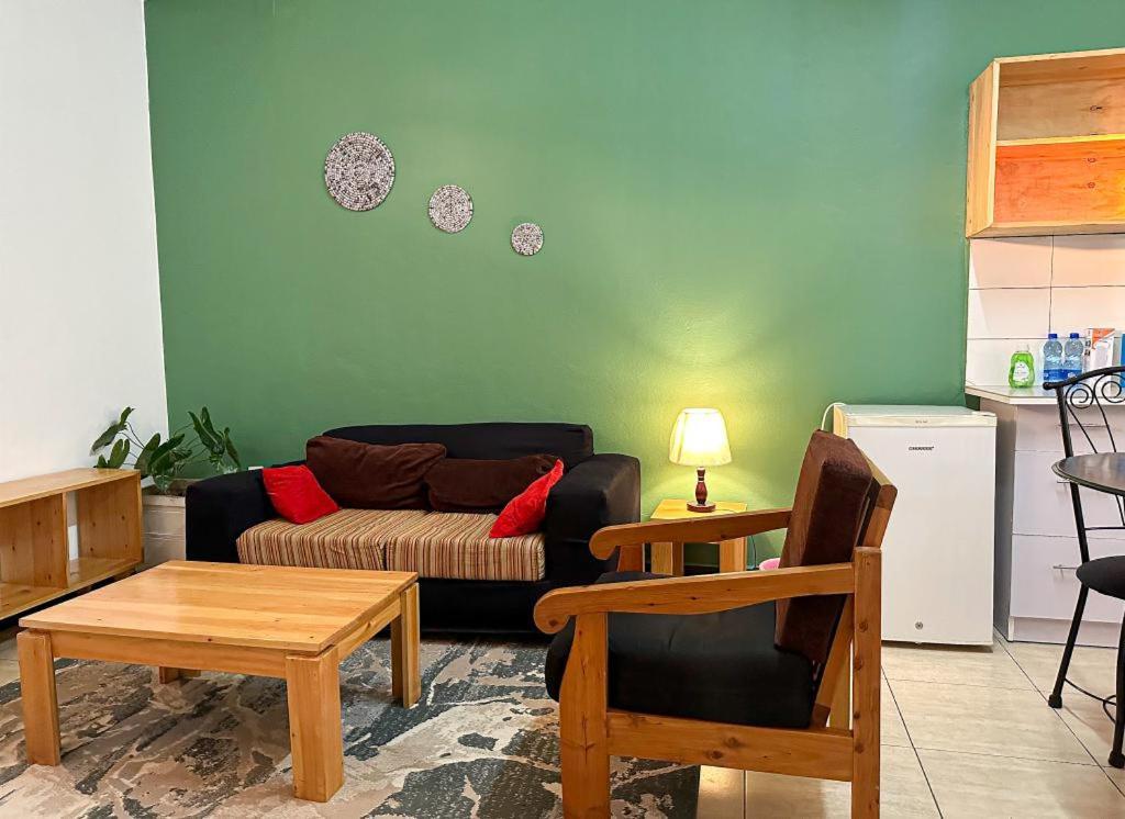 City Center Apartments 부줌부라 외부 사진